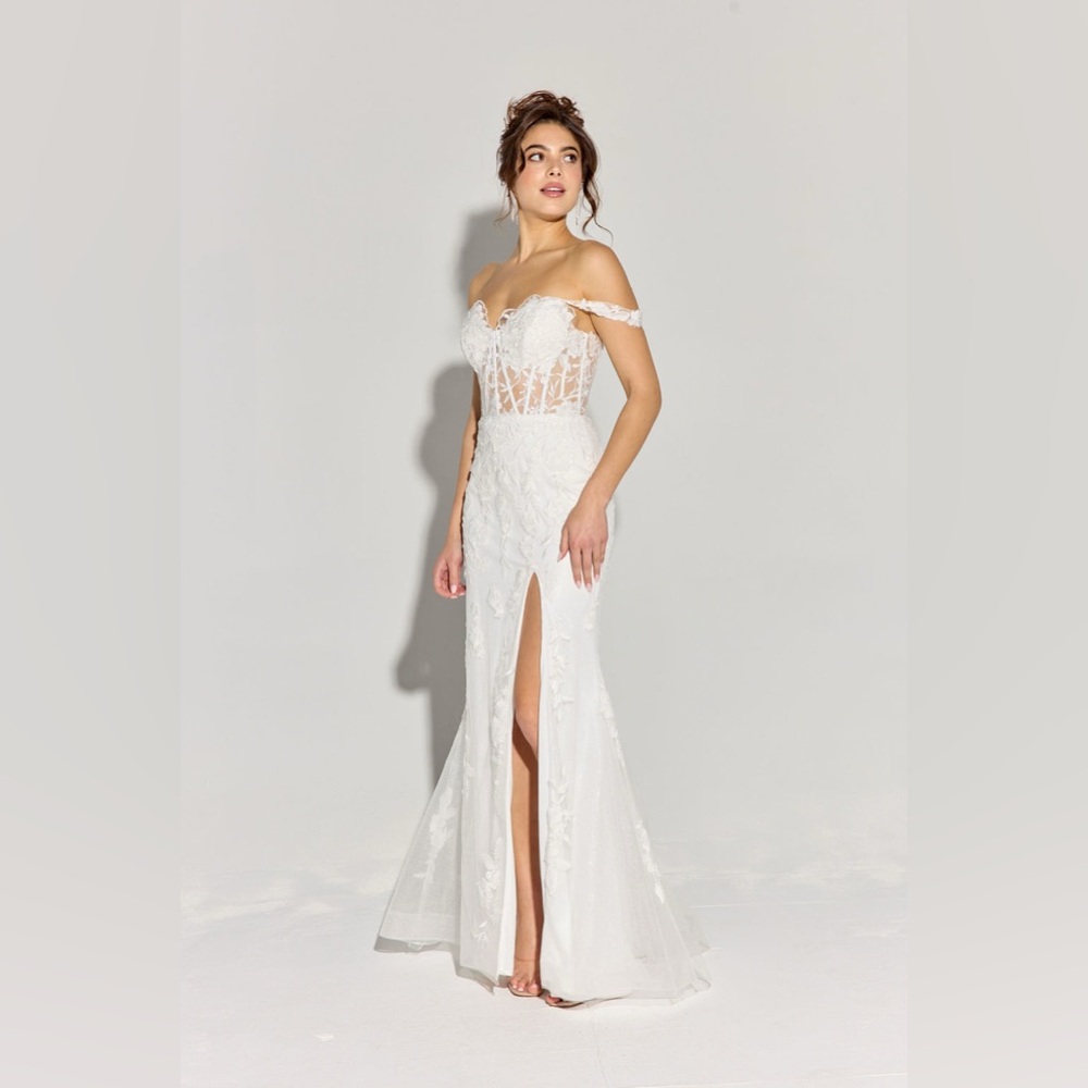 Off-Shoulder Lace Wedding Dress